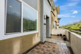 2146 Bluestone Cir in Chula Vista, CA - Foto de edificio - Building Photo