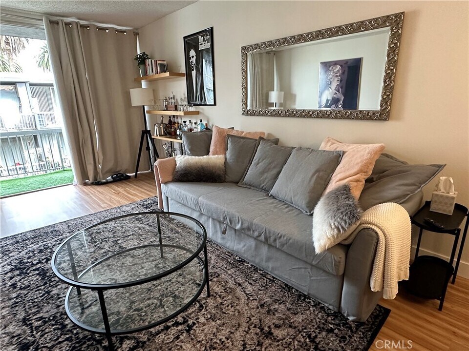 1745 Camino Palmero St in West Hollywood, CA - Building Photo