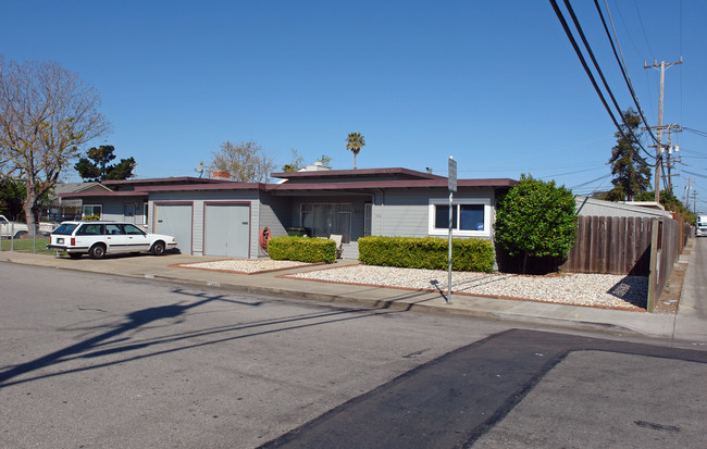 1401-1403 Cary Ave in San Mateo, CA - Building Photo - Building Photo