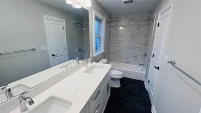 193 Gainsborg Ave E in Harrison, NY - Building Photo - Building Photo