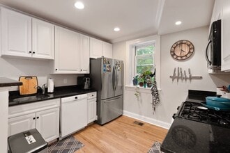 150 Rhode Island Ave NW in Washington, DC - Foto de edificio - Building Photo