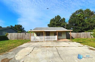 832 N Combee Rd in Lakeland, FL - Building Photo