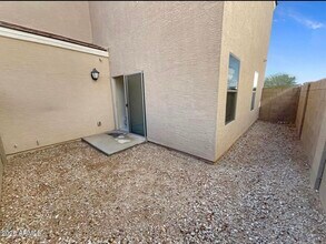 8065 W Agora Ln in Phoenix, AZ - Building Photo - Building Photo