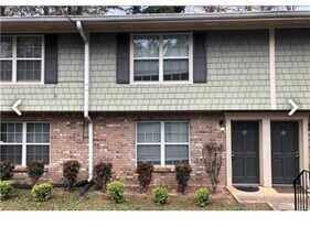 8 Villa Ct SE in Smyrna, GA - Building Photo