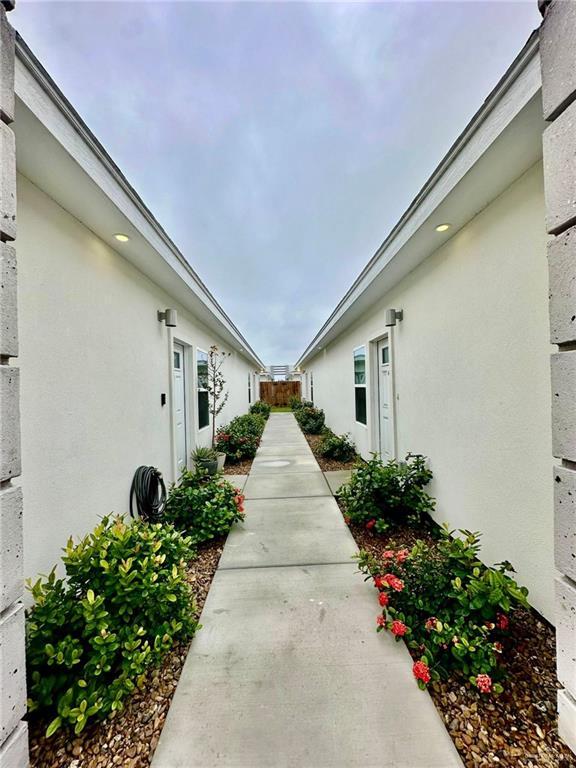 22 N Crown Point in Pharr, TX - Building Photo - Building Photo