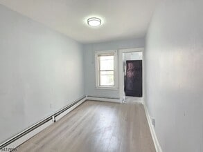 8 Lincoln Ave in Kearny, NJ - Building Photo - Building Photo