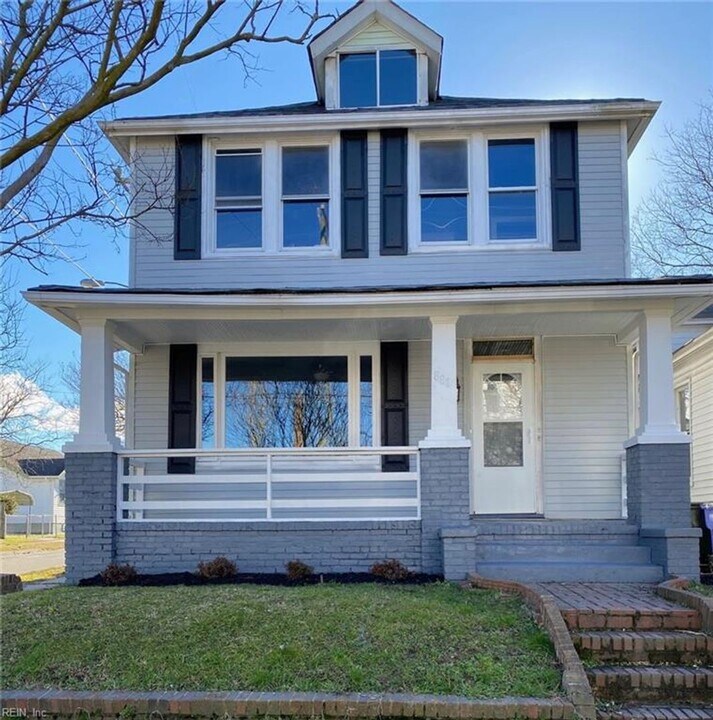 881 Rugby St in Norfolk, VA - Building Photo