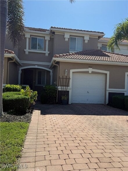 9602 Roundstone Cir in Ft. Myers, FL - Building Photo - Building Photo