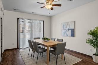 Arrowhead Apartments and Townhomes in La crosse, WI - Foto de edificio - Building Photo