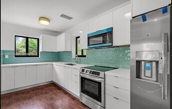 1521 NW 134th St in Miami, FL - Building Photo - Building Photo