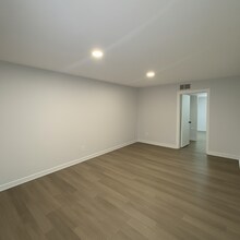 8001 Chanute Pl in Falls Church, VA - Building Photo - Building Photo