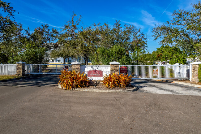 Bay Pointe at Cortez in Bradenton, FL - Building Photo - Building Photo