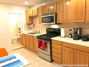 130 W 8th St in Boston, MA - Building Photo - Building Photo