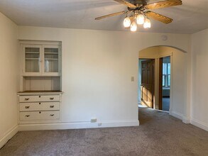 2128-2130 E 2nd St in Duluth, MN - Building Photo - Building Photo