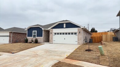 12417 Armstrong Dr in Oklahoma City, OK - Foto de edificio - Building Photo