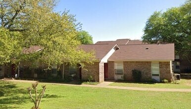 1600 E Murchison St in Palestine, TX - Building Photo - Building Photo