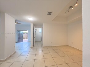 7230 NW 174th Terrace in Hialeah, FL - Building Photo - Building Photo