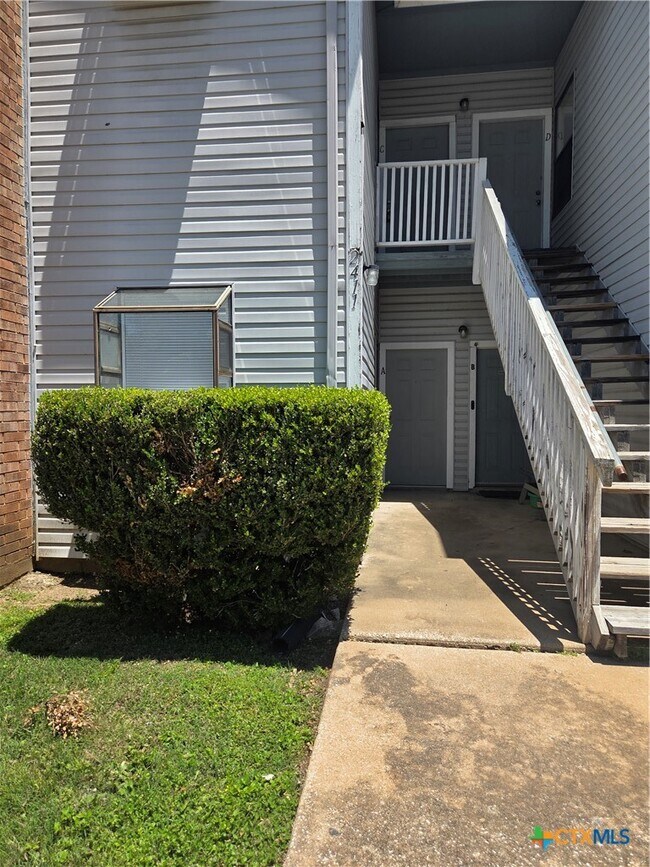 property at 2411 W Slaughter Ln