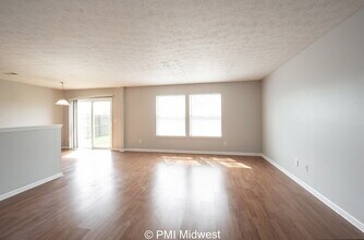 5653 Valhalla Way in Indianapolis, IN - Building Photo - Building Photo