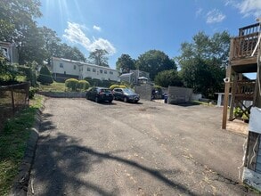 16 Sycaway St in West Haven, CT - Building Photo - Building Photo