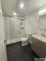 24 Queensberry St in Boston, MA - Building Photo