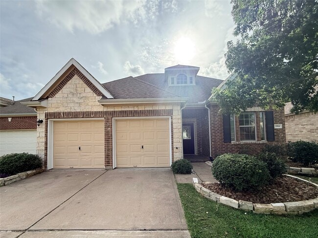 property at 2814 Ridgeglen Ln