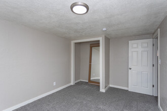 Grove Apartments in Pocatello, ID - Building Photo - Interior Photo