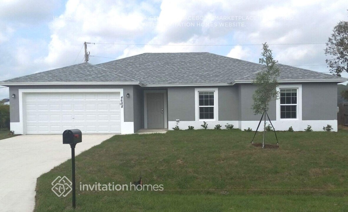 4688 SW Caisson St in Port St. Lucie, FL - Building Photo