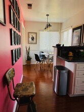 1402 Wellesley Dr in Glendale, CA - Foto de edificio - Building Photo