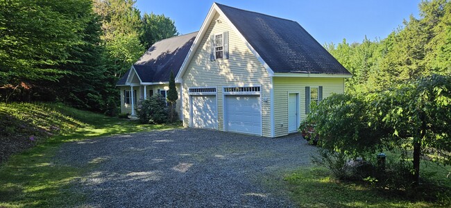 104 Stoney Brook Rd. in Newbury, NH - Building Photo - Building Photo