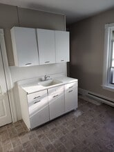 1224 Eckert Ave, Unit 2nd-3rd Floor in Reading, PA - Foto de edificio - Building Photo