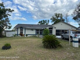 1929 Lynn River Dr in Deltona, FL - Building Photo