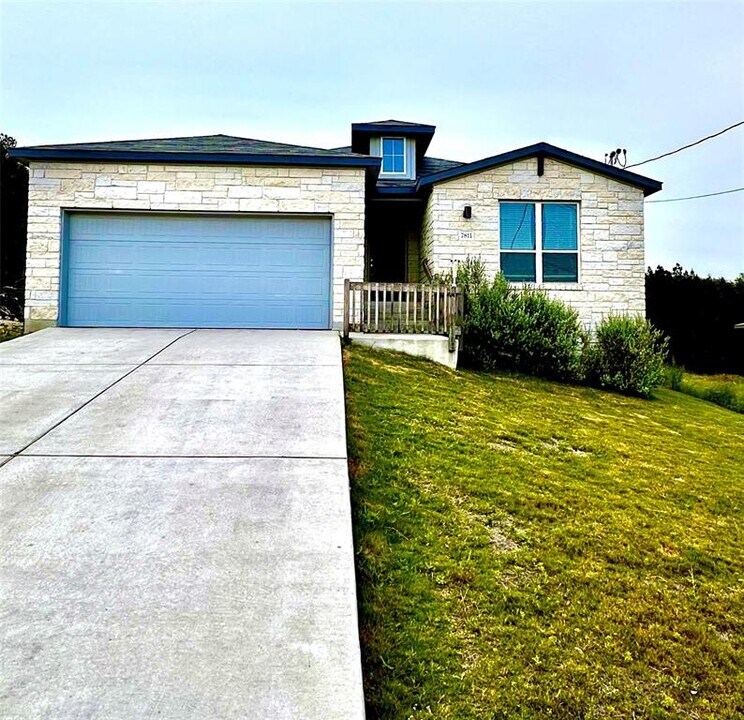 7811 Dakota Cir in Lago Vista, TX - Building Photo