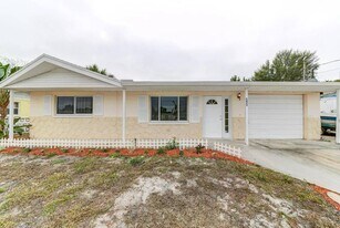 6424 Pawling Ave in Port Richey, FL - Building Photo