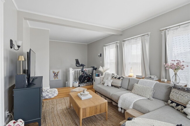 186 Arnoldale Rd, Unit 2