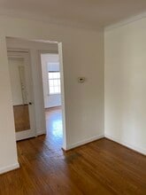 41 Brighton Way, Unit 2N in Clayton, MO - Foto de edificio - Building Photo