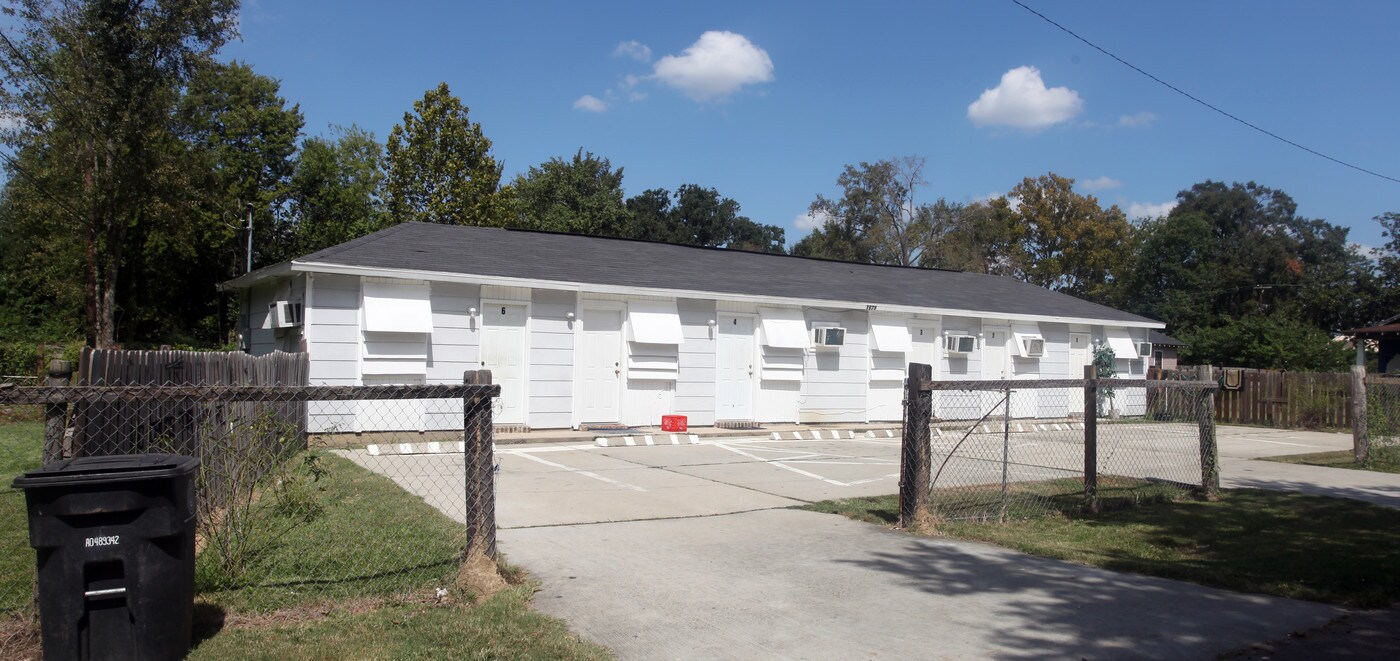 1929 Seneca St in Baton Rouge, LA - Building Photo