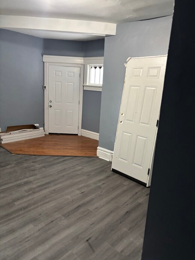 721 Sumner St, Unit 1