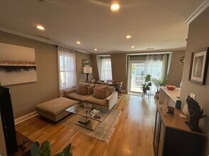 179 London St in Boston, MA - Building Photo - Building Photo
