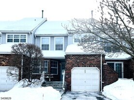 1802 Scarlett Dr in Hackettstown, NJ - Building Photo