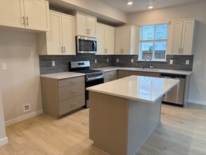 21721 SE Stromboli Ln in Bend, OR - Building Photo - Building Photo