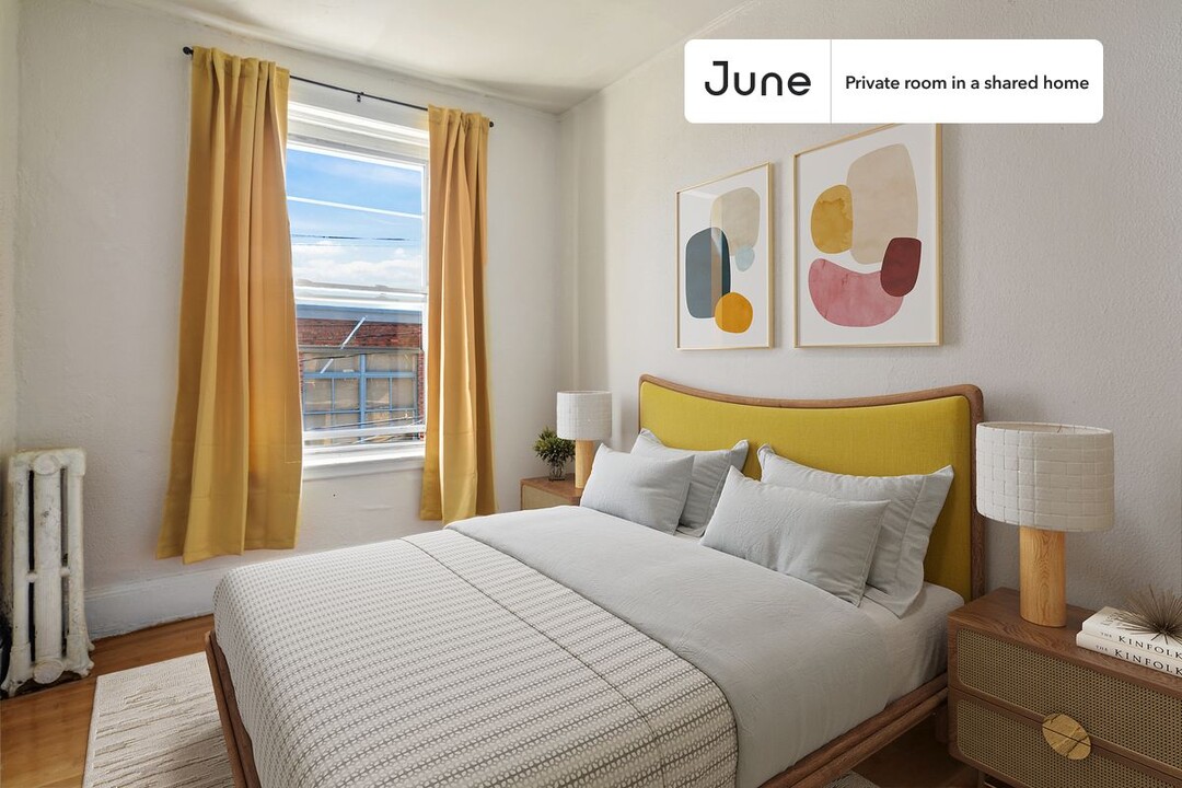 Private bedroom in 4 bed/1 bath Home in Boston, MA - Building Photo