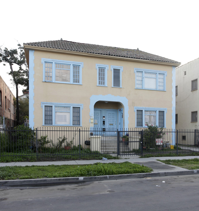 118-120 1/2 S Westmoreland Ave in Los Angeles, CA - Building Photo