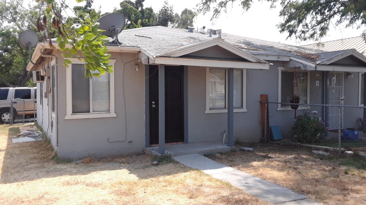 516 Rimmer Ave in Sacramento, CA - Building Photo
