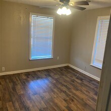 2211 Grover Ave in Galveston, TX - Foto de edificio - Building Photo