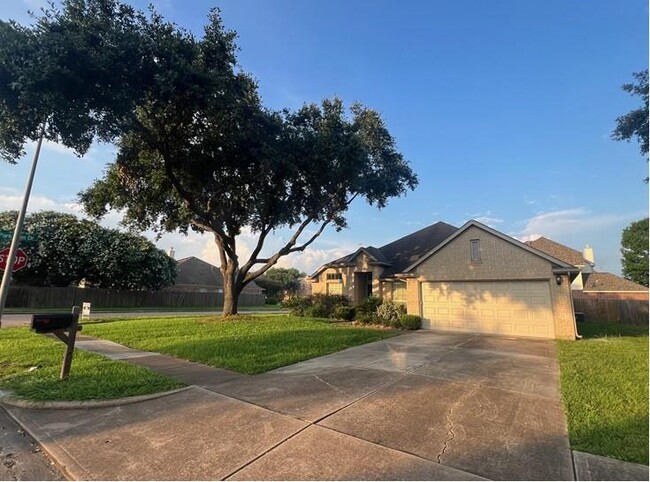 11523 Glen Lake Dr in Sugar Land, TX - Building Photo - Building Photo