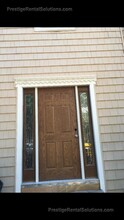 120 Gladstone St, Unit #2 in Boston, MA - Foto de edificio - Building Photo