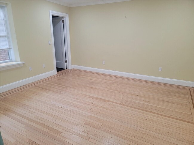 6 West Ave in Larchmont, NY - Building Photo - Building Photo