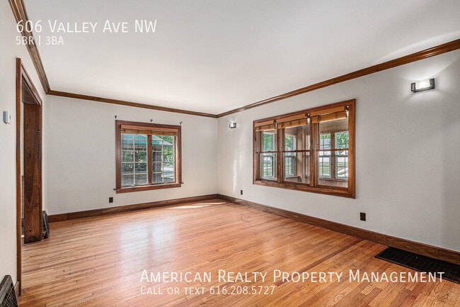606 Valley Ave NW in Grand Rapids, MI - Building Photo - Building Photo