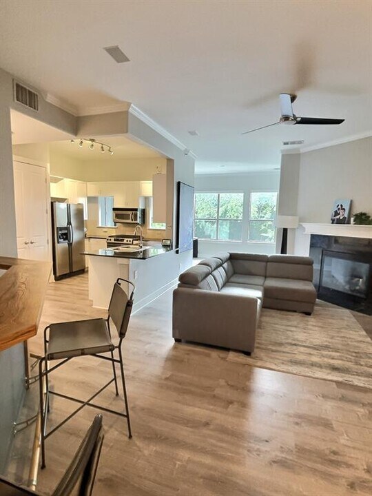 2216 Thornton Rd in Austin, TX - Building Photo